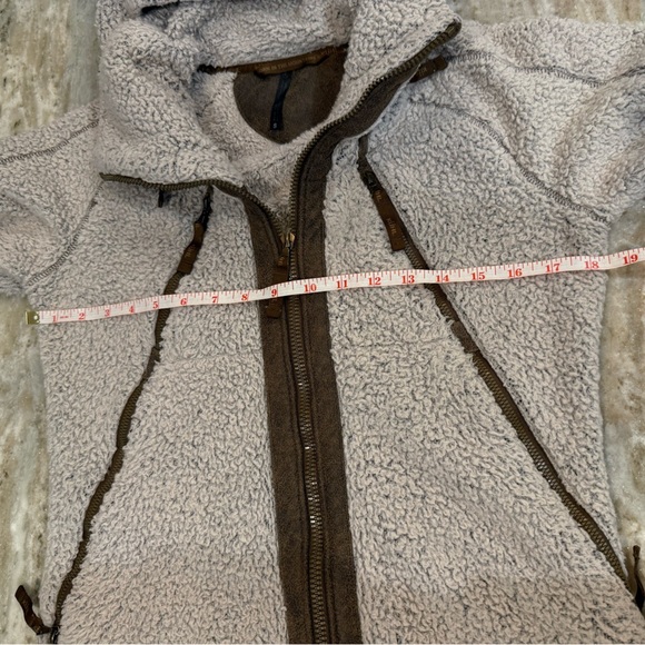 Women’s KUHL Flight jacket- Stone. Size small - Picture 13 of 14